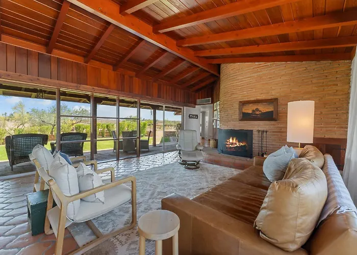 Luxury Horse Estate With Full Views