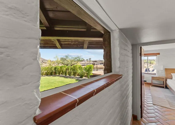 Luxury Horse Estate With Full Views