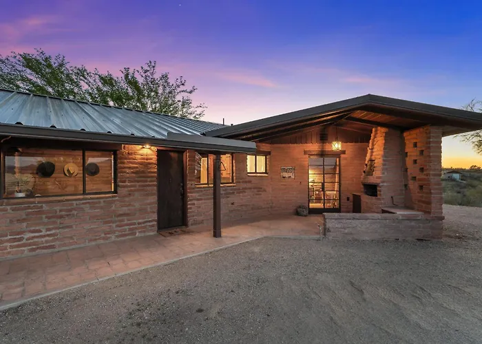 Luxury Horse Estate With Full Views *